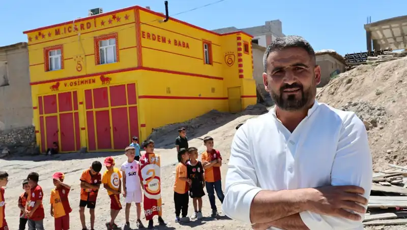 Fanatik Taraftardan Şaşırtan Hareket: Evin Dış Cephesine Icardi ve Osimhen Yazdırdı!