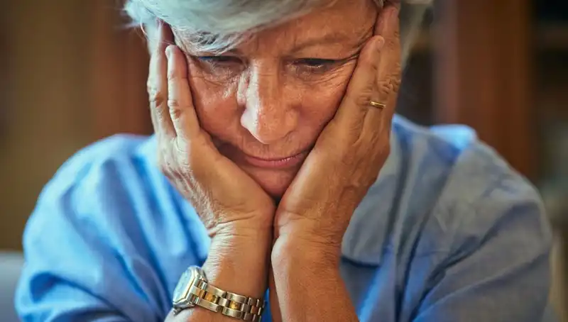 40'lı Yaşlarında Alzheimer: Stresin Görmezden Gelinen Erken Uyarı İşareti