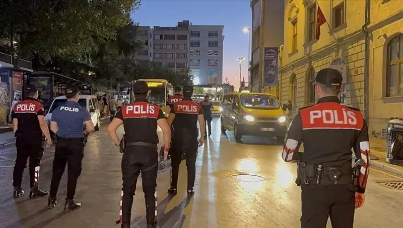 Megakentte Gözaltılar: 4 Saat İçinde Yüzlerce Şoke Eden Operasyon