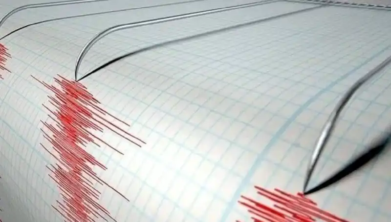 Sındırgı'da Art Arda Gelen Depremler, Yerel Halkta Korkuya Neden Oldu