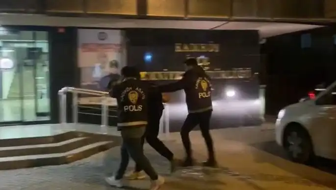 Galatasaray Taraftarına Saldıran Kişi Sonunda Yakalandı: Detaylar Neler?