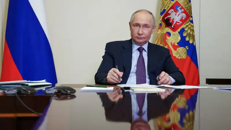 Putin, Esad'ı Suriye'yi Terk Etmeye İkna Edecek mi?