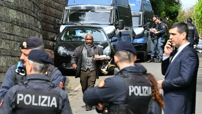 Roma'da Nükleer Müzakereler: İran ve ABD Tarihi Bir Zirvede Buluştu