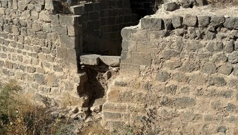 Diyarbakır'da Saint George Kilisesi'nin Tarihi Hamam İddialarını Çürüten Yeni Kitabe Bulundu