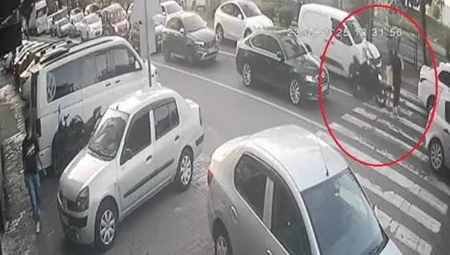 Motosiklet Yaya Geçidinde Yürüyenlere Çarptı: Olayın Detayları ve Sonuçları