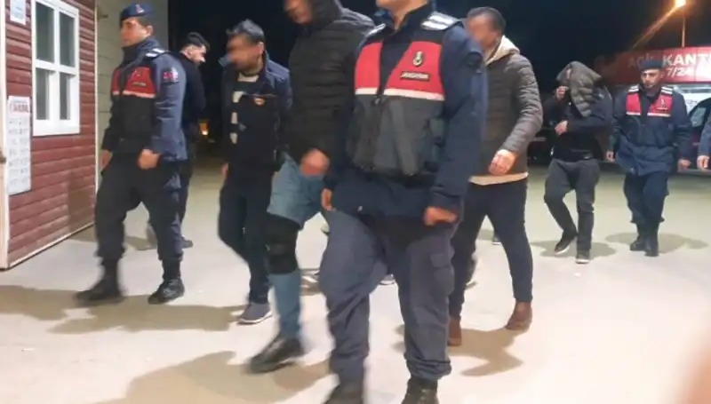 Bağ Evinde Uyuşturucu Partisi! Baskınla Şok Edici Detaylar Ortaya Çıktı