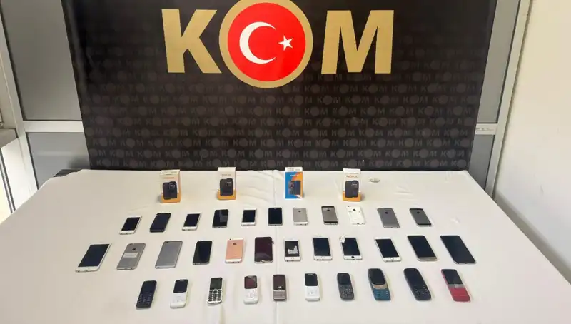 Gümrük Kaçağı Cep Telefonu Operasyonu: 37 Alet Ele Geçirildi!