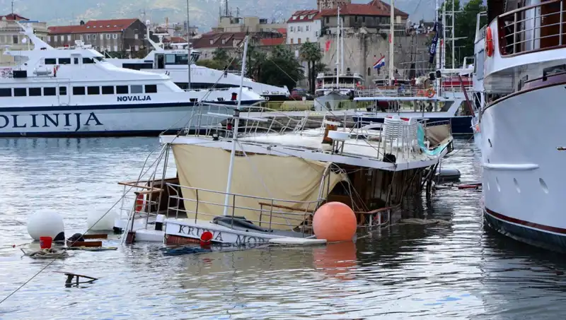 Hırvatistan'da Fırtına Sonrası Facia: Feribot Gemiye Çarptı, Dram Açığa Çıktı