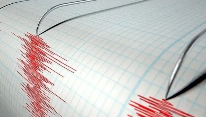 Akdeniz'de 3.8 Büyüklüğünde Deprem: Tartışmalara Neden Olan Farklı Görüşler