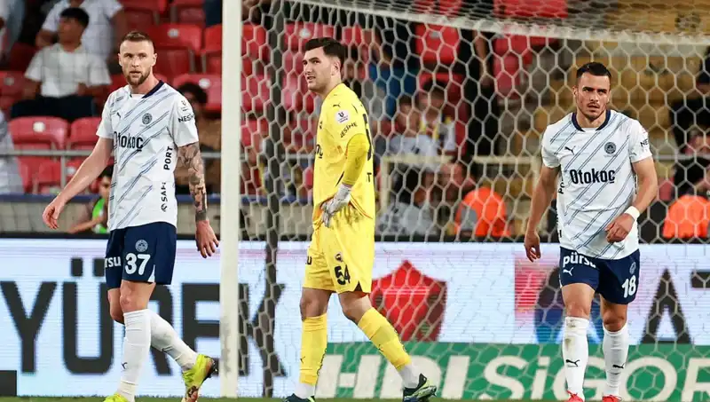 Fenerbahçe'nin Şok Edici Yenilgisi: Takım Darmadağın Oldu!