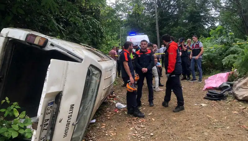 Rize'de Feci Minibüs Kazası: Yamaçtan Yuvarlanmanın Acı Bilançosu
