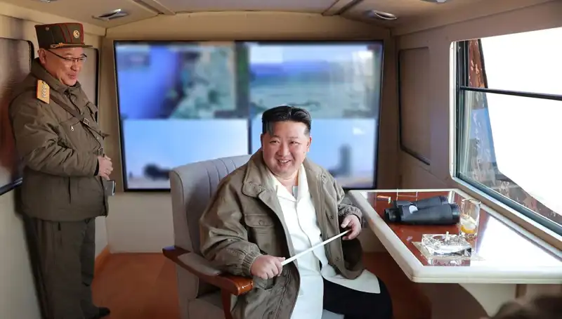 Kim Jong Un'un "Üstün Savaş Yeteneği" Açıklamaları ile Yeni Füze Denemesi