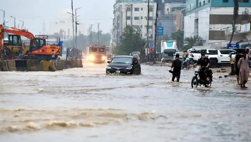 Pakistan’da Muson Yağmurları Felaketi: Ölü Sayısı 785’e Ulaştı, On Binlerce Etkilendi