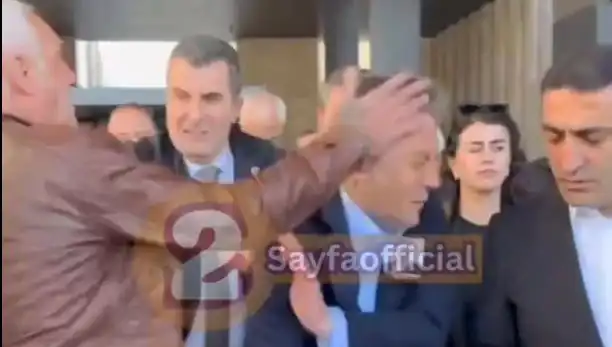 Özgür Özel, AKM Çıkışında Fiziksel Saldırıyla Karşılaştı: Olayın Ayrıntıları Neler?