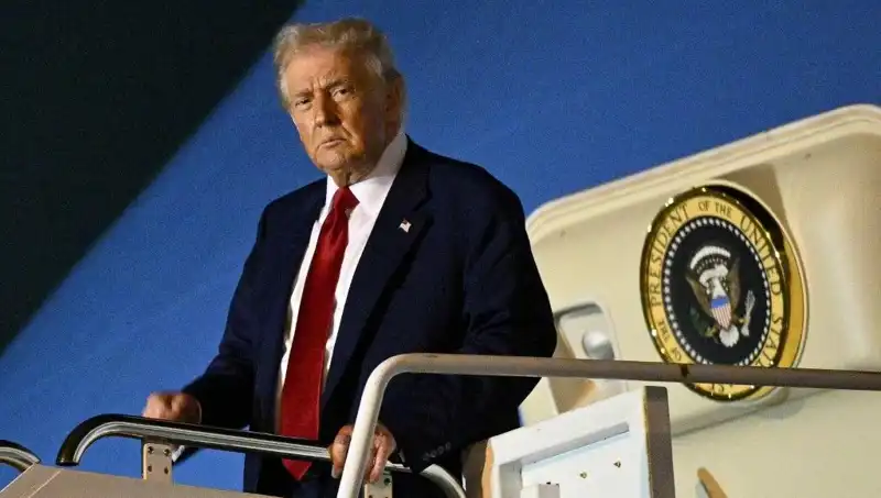 ABD Başkanı Trump, Tarihi NATO Zirvesi İçin Lahey'de Buluşacak