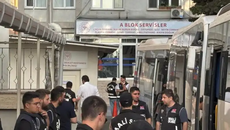 İBB Soruşturmasında Sarsıcı Gelişmeler: 25 Şüpheli Adliye Önünde