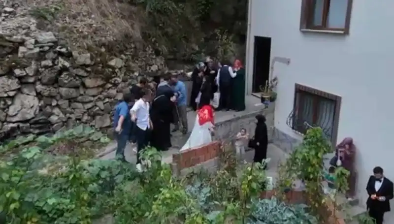 Düğün Töreninde Kanlı Anlar: Silahlı Saldırı Dehşeti