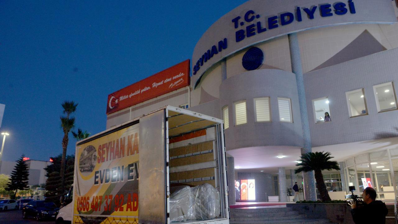 Seyhan Belediyesi'nin Banka Hesaplarına Haciz Konuldu