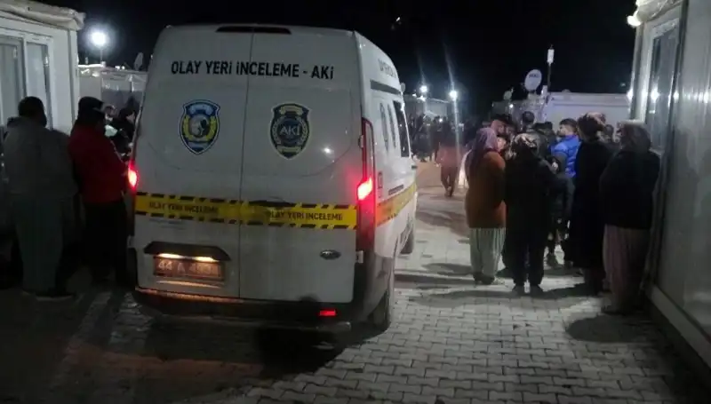 Husumet Yüzünden Çıkan Silahlı Kavga Sonrası Kanlı Gelişmeler
