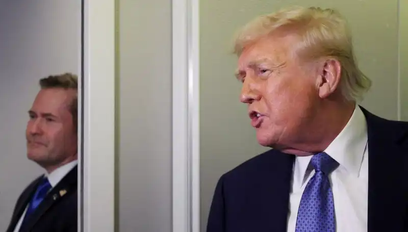 Trump'ın Gizemli Görevden Alma Kararı: Mike Waltz'un Ardında Yatan Gerçekler