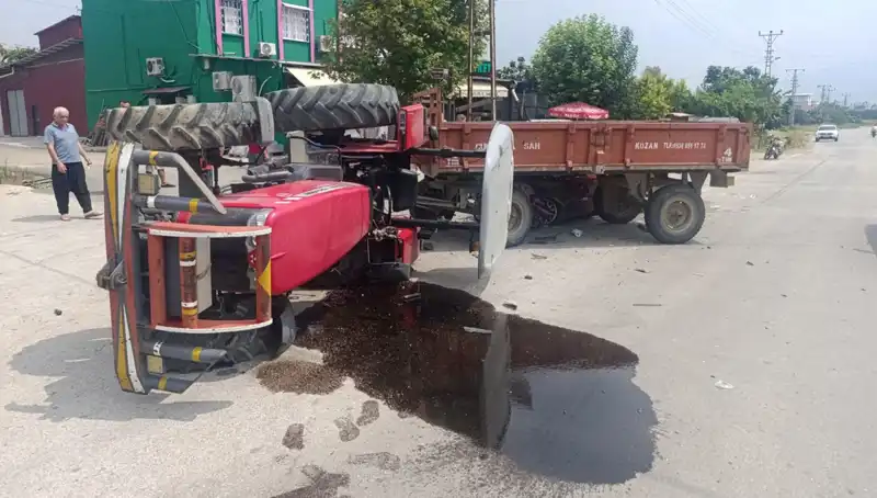 Otomobille Çarpışan Traktör Devrildi: Feci Kaza, İki Yaralı