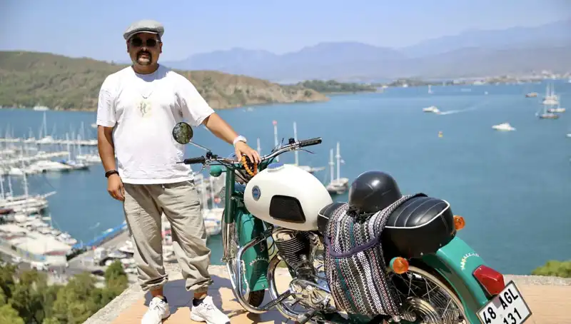1973 Model Motosikletini Yenileyerek Hayalini Gerçekleştiren Genç Biker