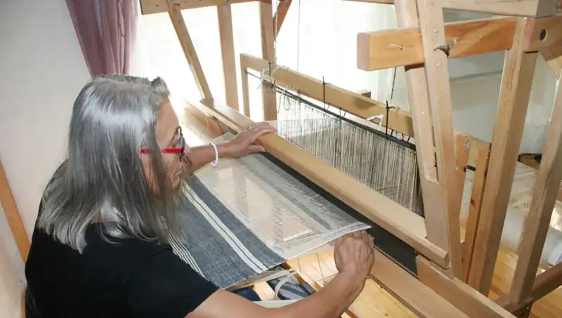 Eski Giysilerin İpuçlarıyla Eşsiz Eşyalar: Geri Dönüşüm Sanatı