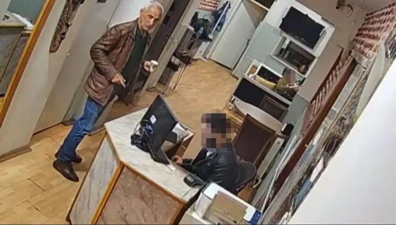 Özgür Özel’e Saldıran Selçuk Tengioğlu'nun Şok Edici Anları
