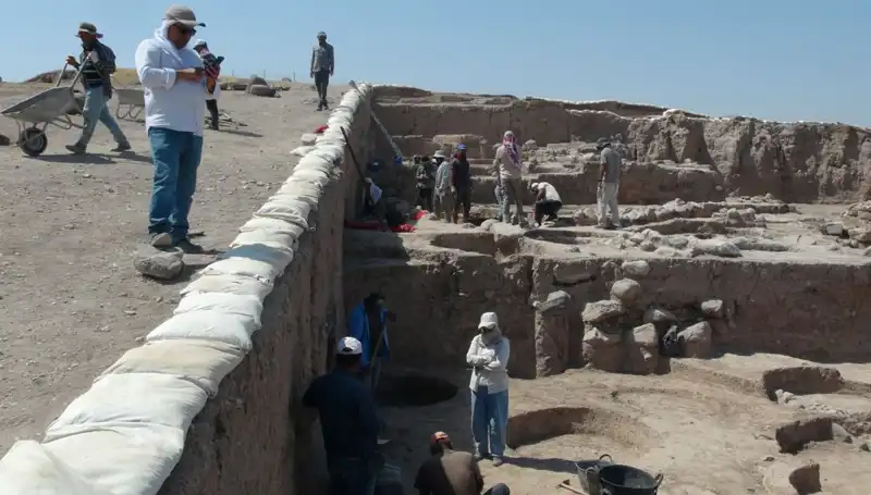Kilis Oylum Höyük'te Yaz Sıcaklarına Rağmen Kazılar Tüm Hızıyla Devam Ediyor