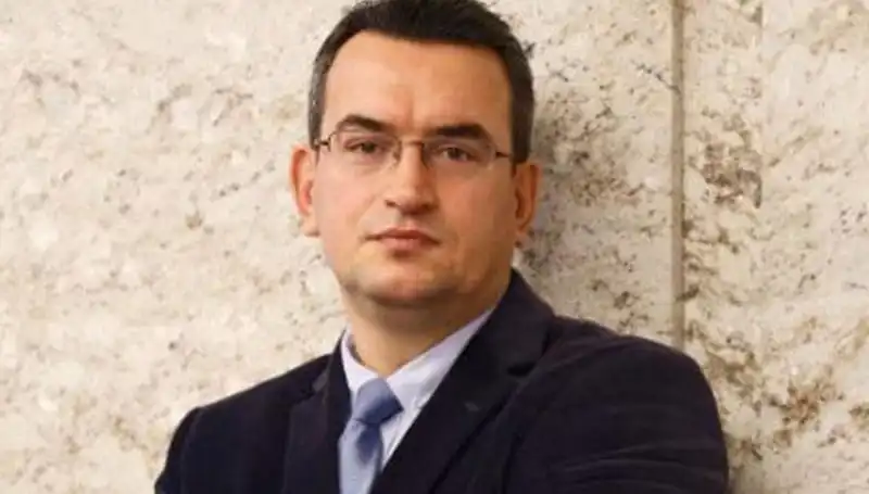 DEVA Partisi Kurucu Üyesi Metin Gürcan: Hayatı ve Siyasi Duruşu
