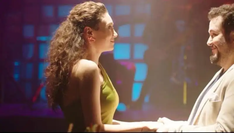 Her Şey Aşk İçin: Netflix'in Yeni Romantik Komedisi ile Karşınızda!