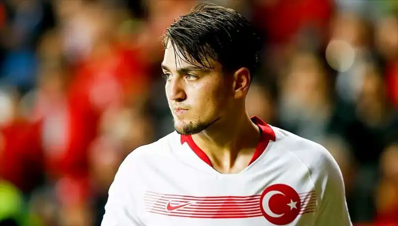 Beşiktaş'tan Şaşırtan Görüşmeler: Milli Futbolcudan Yanıt Geldi!
