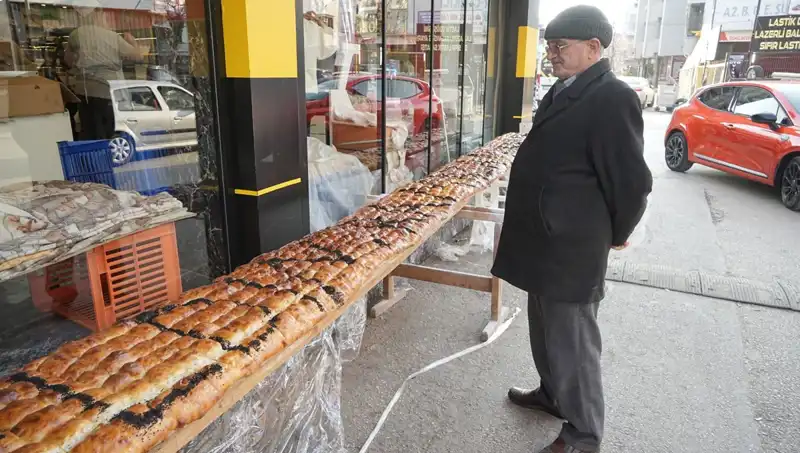 7 Metrelik Pide Nasıl Yapılır? 8 Kişilik Rekor Denemesi