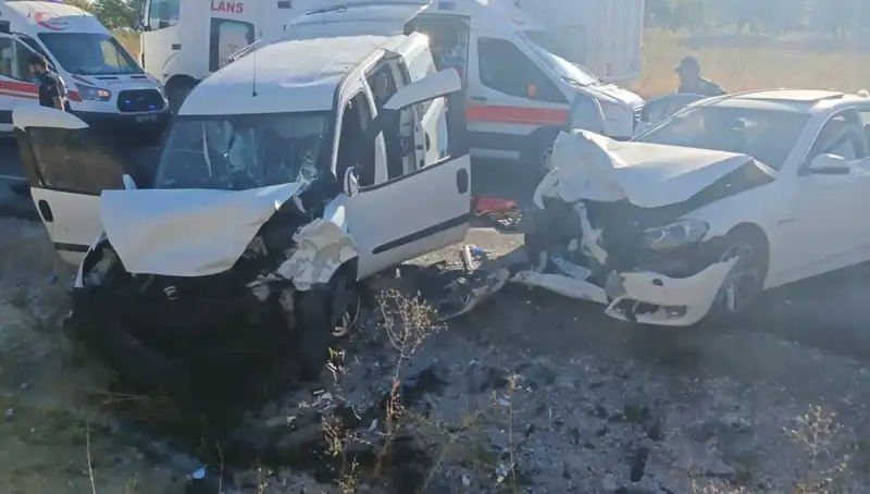 Nevşehir'de Trafik Kazası: 14 Yaralı, Hayati Tehlike Yok!