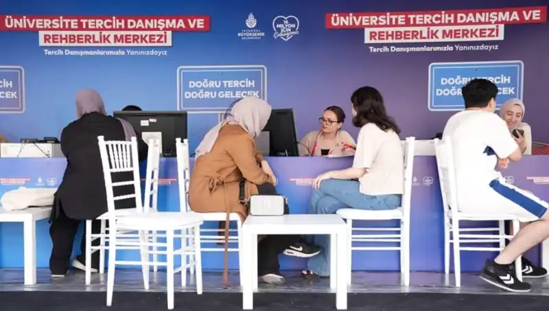İstanbul'un 24 Noktasında Yeni Tercih Danışma Merkezleri Açıldı