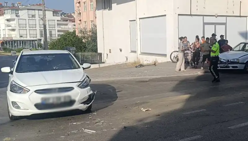 Antalya’da Şok Kaza: İki Otomobil Çarpıştı, Yaralılar Var!