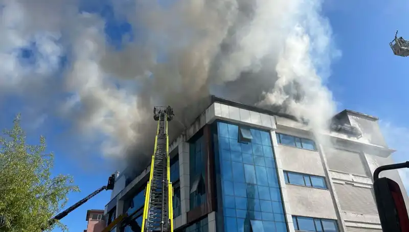 Esenyurt’ta Tekstil Atölyesinde Korkutan Yangın: Olayın Ayrıntıları ve Son Gelişmeler